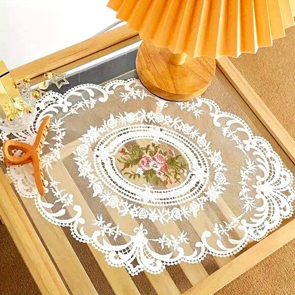 Doily Lace Table Dresser placemat Dining Linen Hollow Oval Flowers White Vintage - Picture 1 of 4